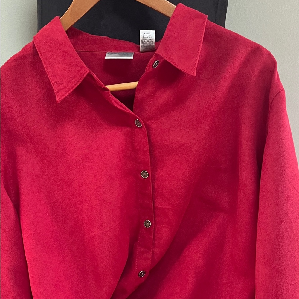 Chico's Cranberry Faux Suede Red Button Down Blouse Chicos size 3 - Picture 4 of 4